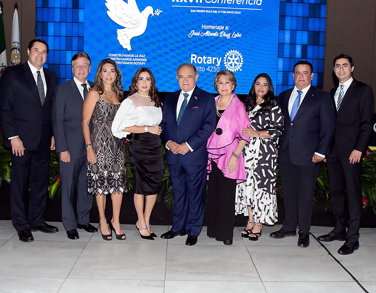 Roberto Matuty, Kevin y Elena Szydel, Tricia Matuty, Alberto Diaz Lobo, Nena Diaz, Ana Sikaffy, Alberto Diaz Marinakys y Matuty