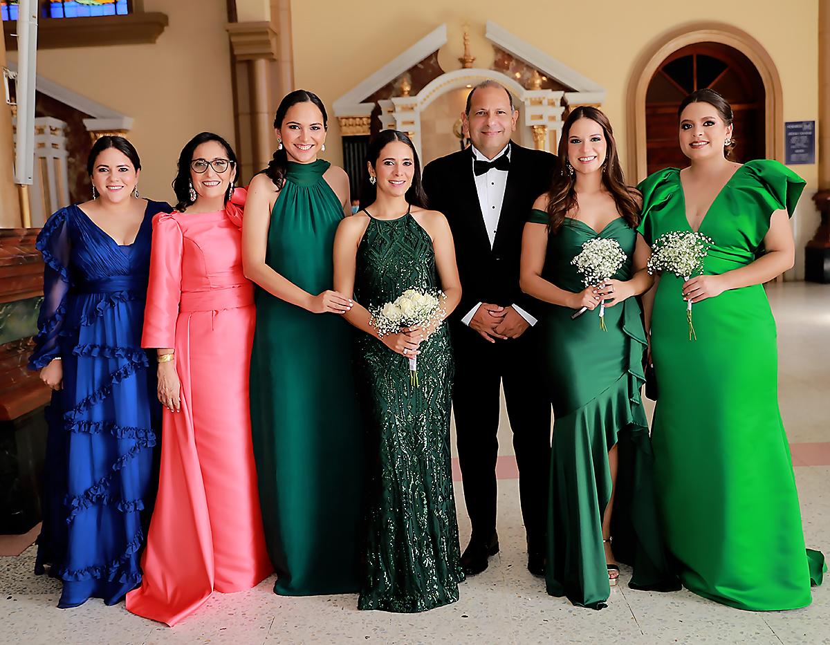 Elisa Garcia de Serrano ,Rosemonde Abedrabbo, Cristina Garcia-Abedrabbo, Humberto García, María José García y Mariana Colindres
