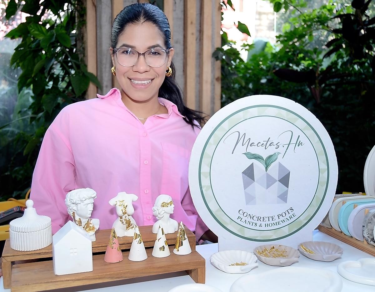 Carmen Zelaya de Macetas HN.