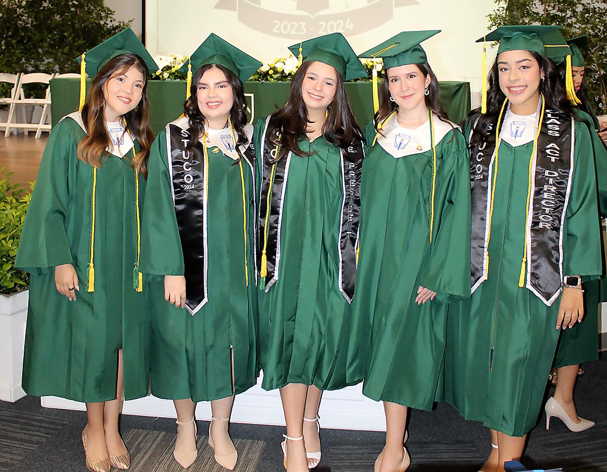 Graduación 2024 de DelCampo School