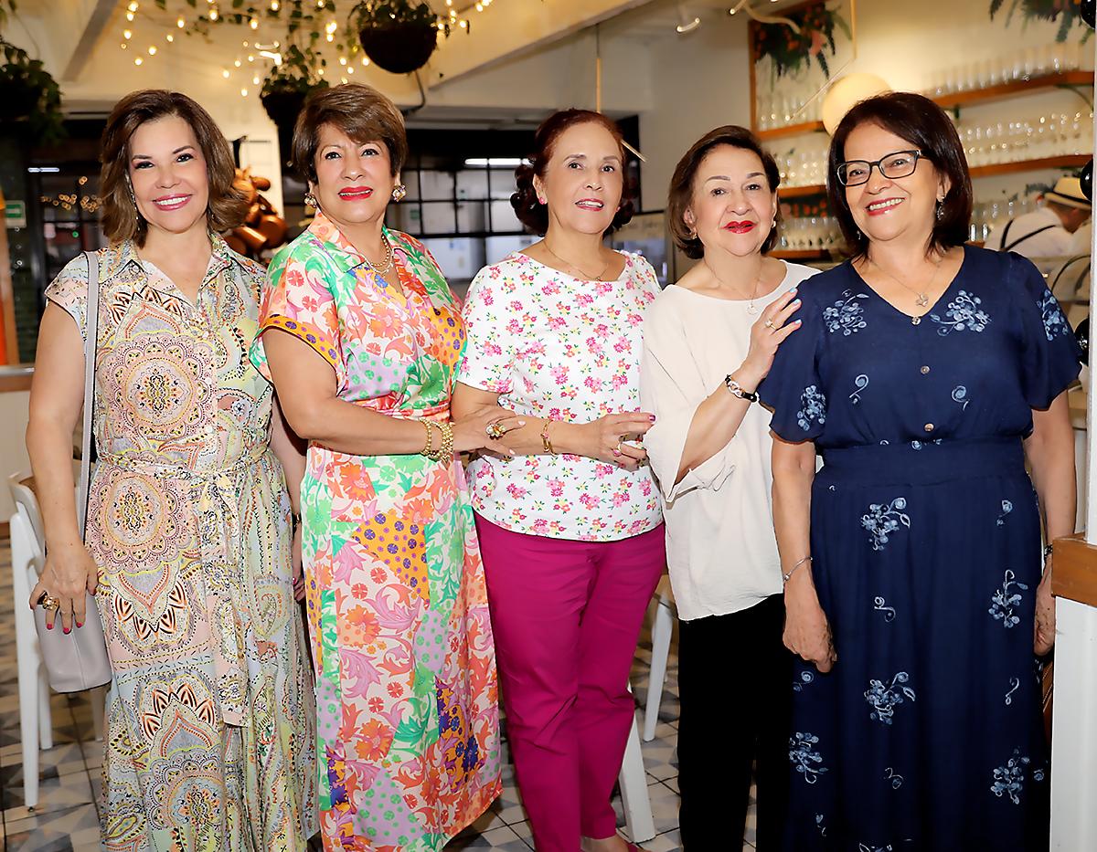 Carin Reichmann, Jamilet Alemán, Ingrid de Pineda, Hada María Burgos y Emilia Mendoza