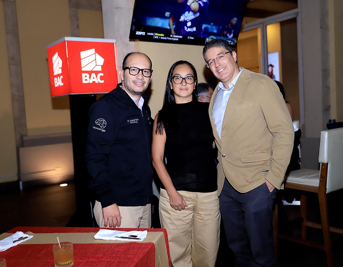 Oswaldo Fajardo, Flavia Lean y Luis Lagos.