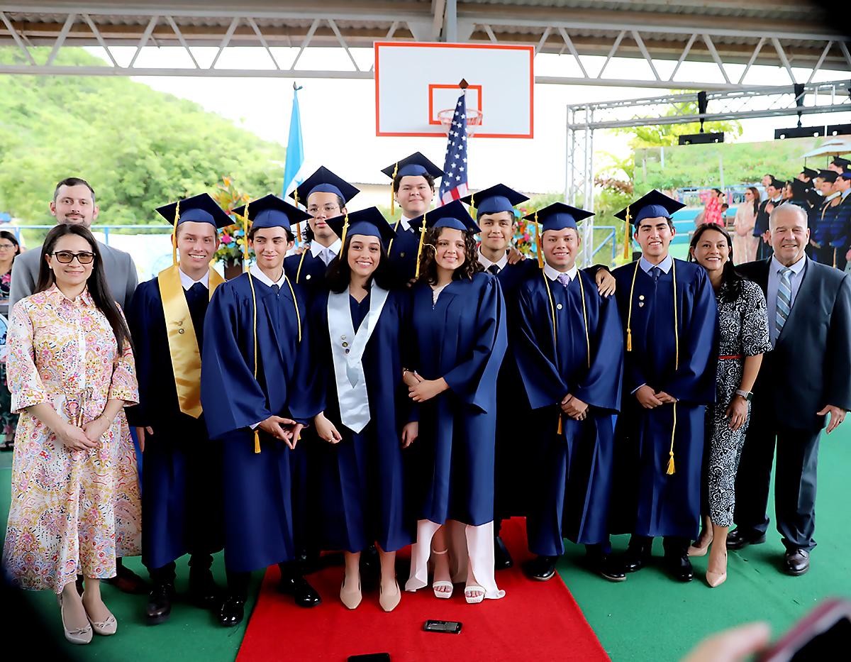 Jack Ketterer, Dinora Agurcia, Lenin Hernández, Oliver Sanders, Stefano López, José Alberto Molina, María José Zúniga, Ashley Mármol, David Serpas, David Martínez, David Blanco, Carolina Villarreal, Bradley McClain