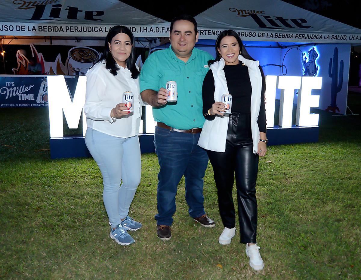 Aracely Díaz, Jared Calderón y Norma Farías.