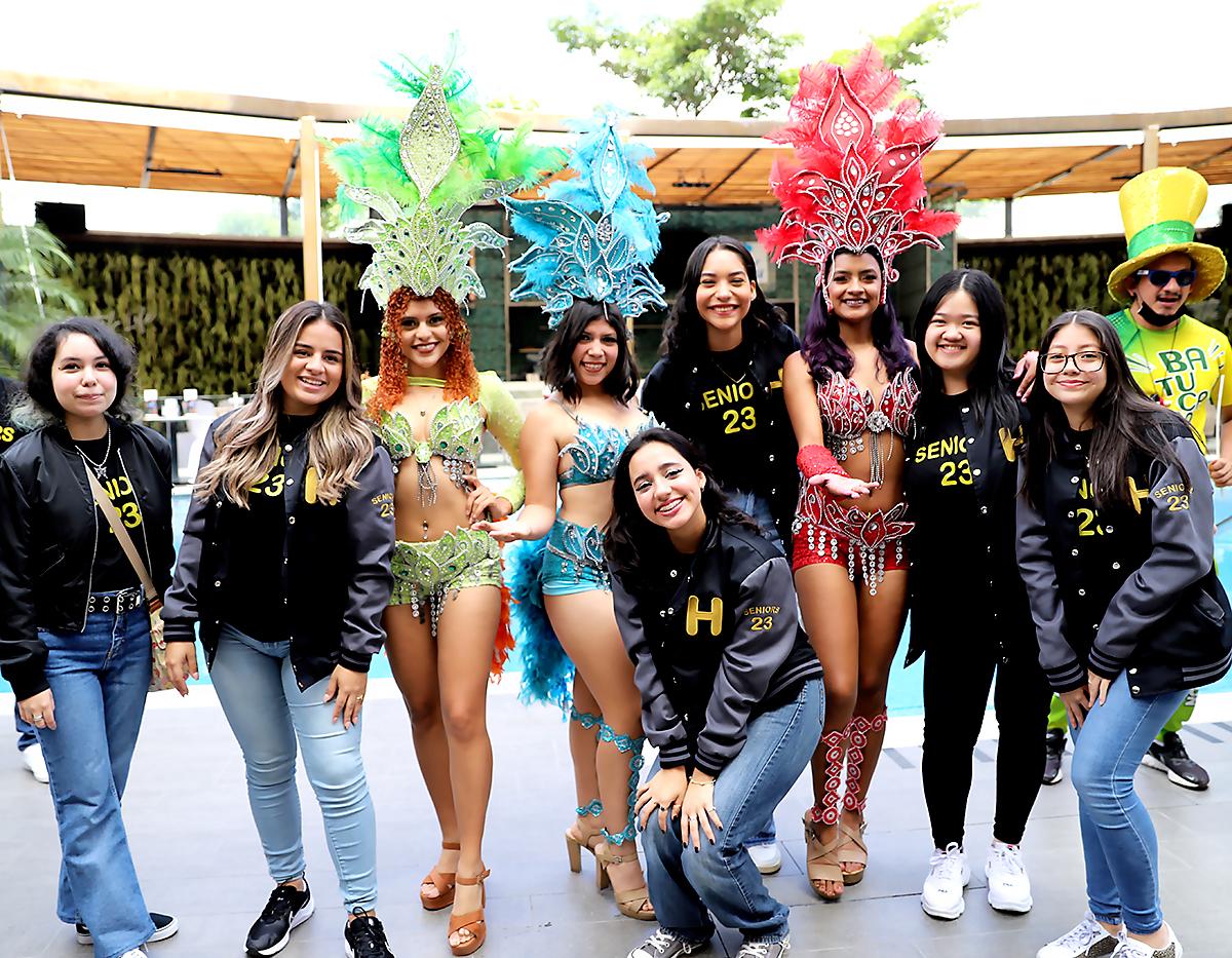 Adrian Mejía, Astris Colindrez, Isabel Euceda, Karla Castro, Lisa Ye Cao y Carol Ardón