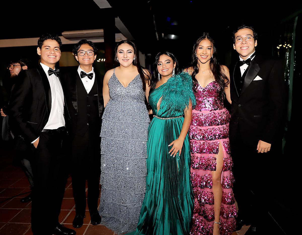 Elías López, Cesar santos, Valentina Mejía, Jimena Sánchez, Hanny Shen y Fabian Munguía