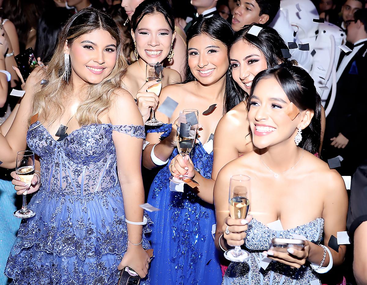 Sophia Lizano, Angeli Carbajal, María Fernanda Cruz, Matilda Flores y Arianne Pérez