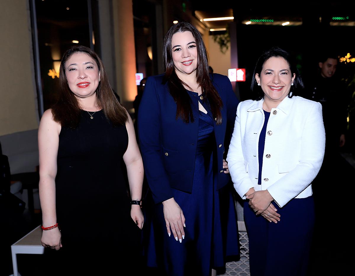 Gloria Fuente, Graciela Barahona y Verónica de San Martín.