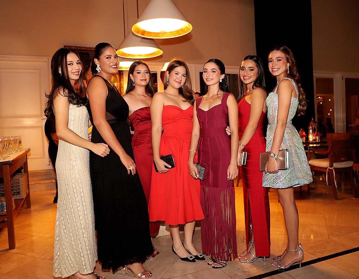 xxx, Mariana Paz, Sury Cruz, Gianna Lagunes, Elena Godoy, Valentina Valladares y María José Suárez.