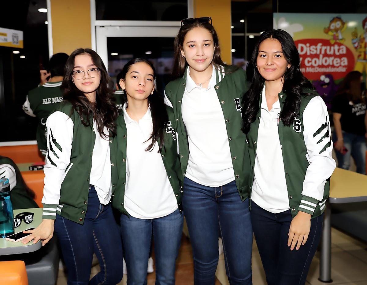 Andrea Ordóñez, Emily Melendez, Montserrat Cruz y Jennifer Rivera