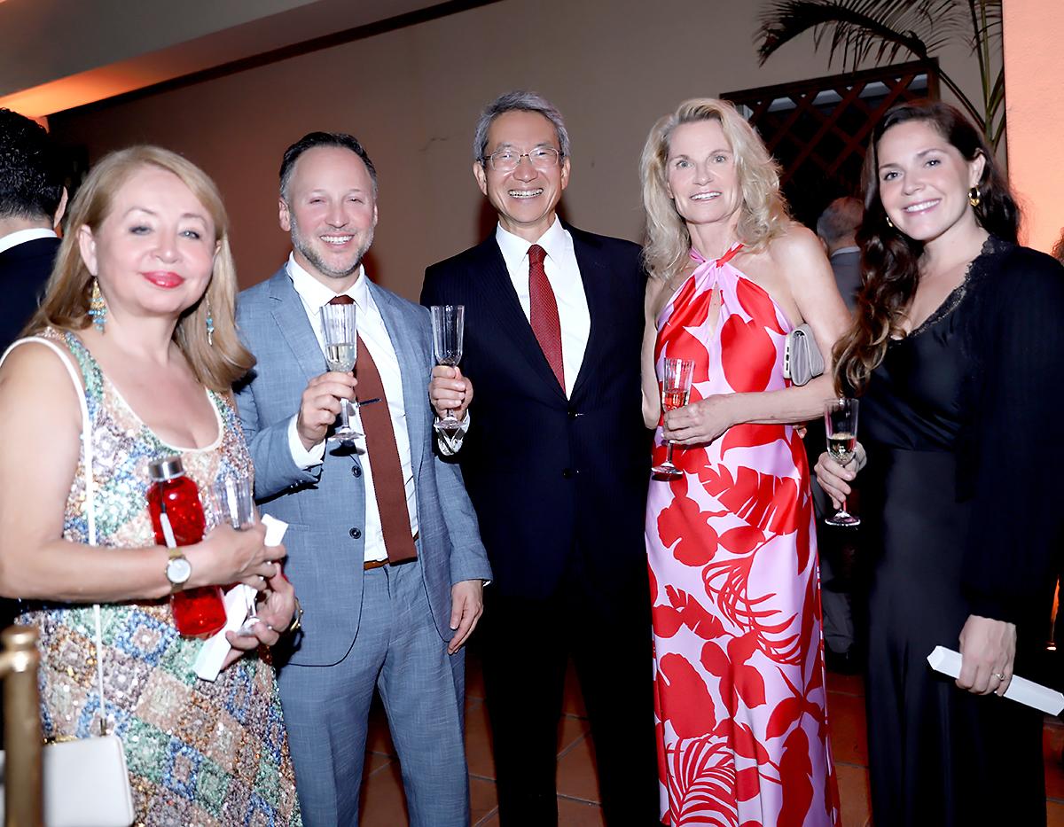 España celebra su Fiesta Nacional con una elegante velada en Tegucigalpa