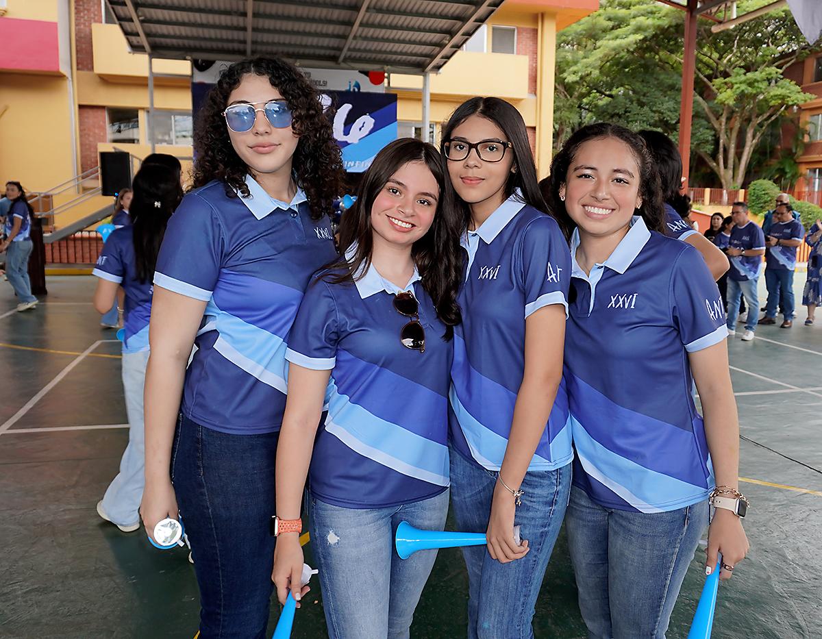 Elena Matute, Laura Ramírez, María Valentina Soto y Desireé Lagos.