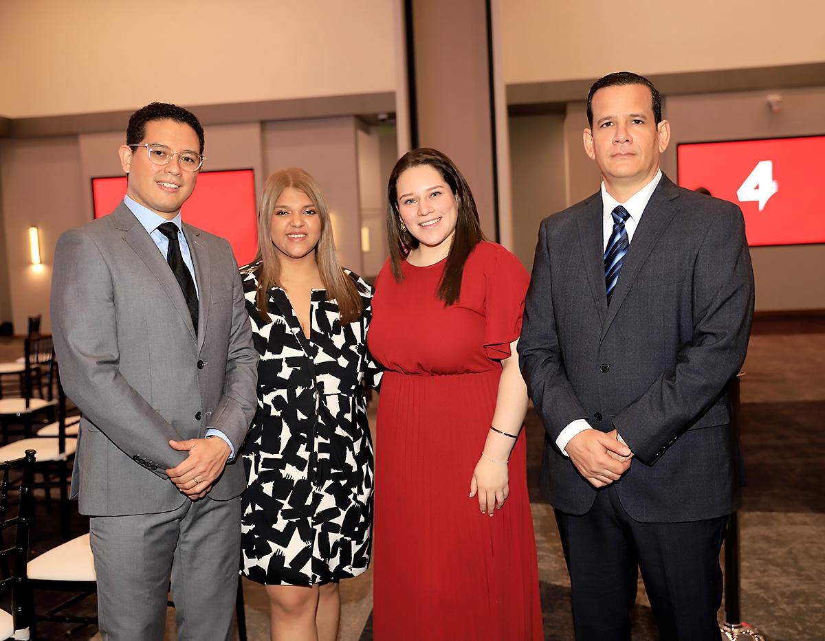 Óscar Gutiérrez, Andrea Reyes, Andrea Narváez y Eddy Montalván.