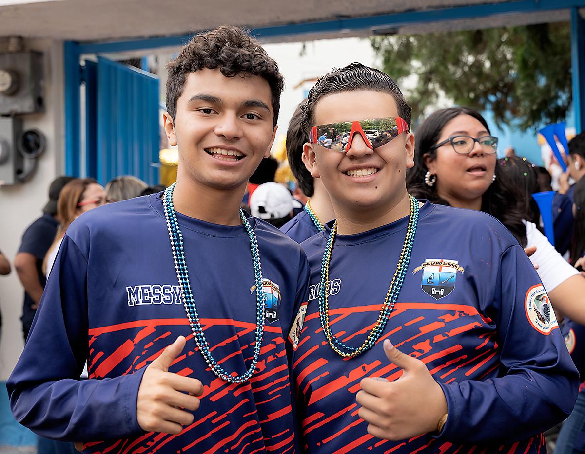 Entrance de los seniors 2024 de England School