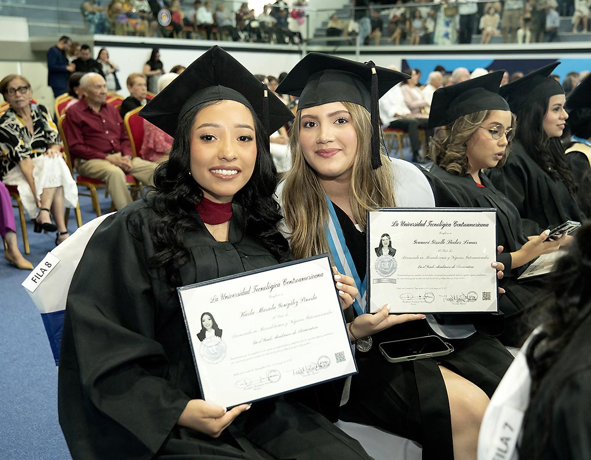 UNITEC SPS celebra la graduación de nuevos talentos y agentes de cambio