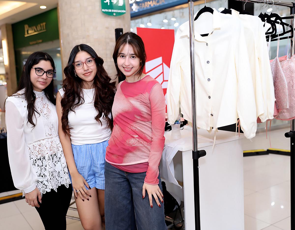 Fernanda Molina, Katleen Calderón y Rosángel Donaire.