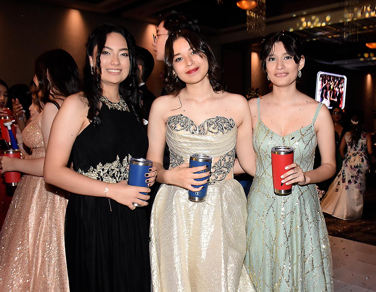 Isabella Lujano, Andrea Velásquez y Avril Borjas