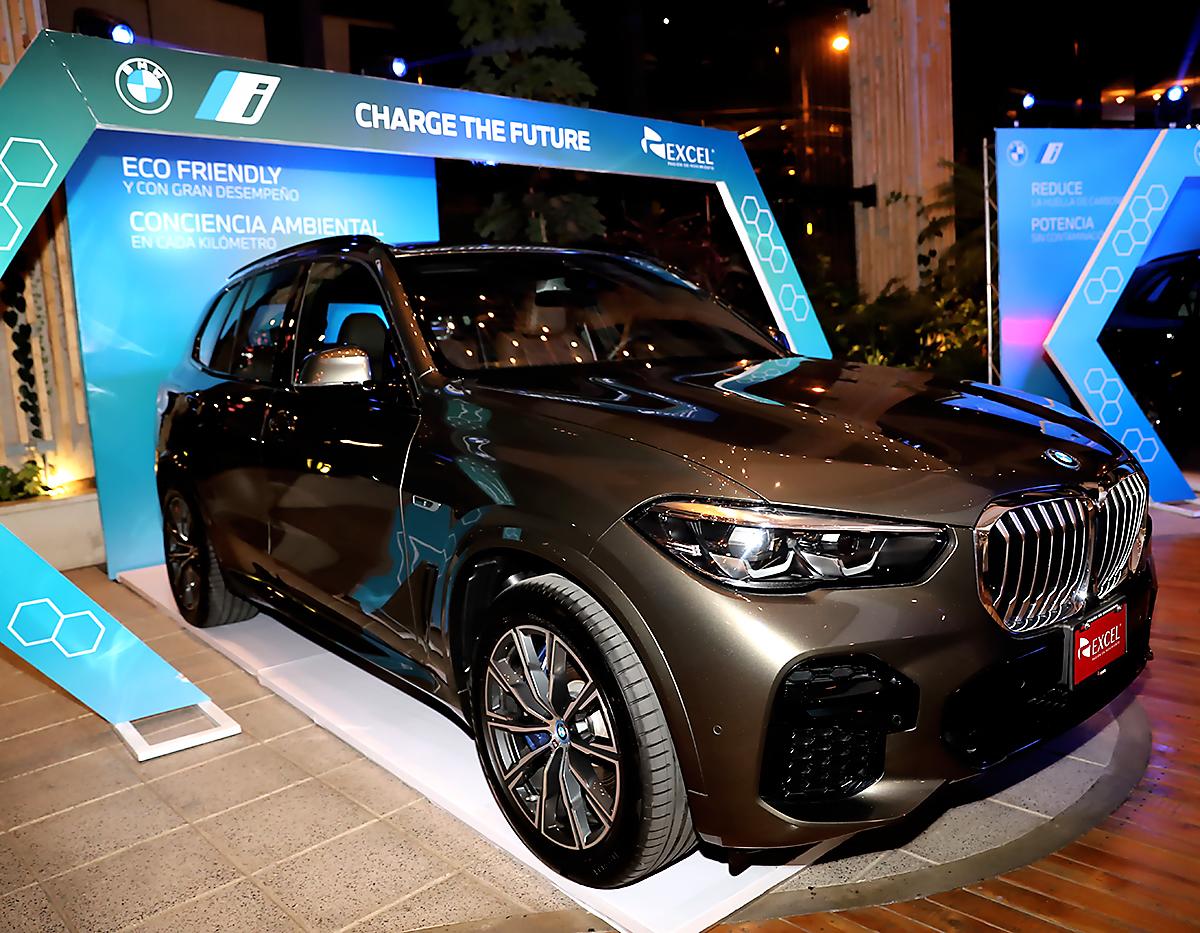 BMW X3 xDrive 30e.