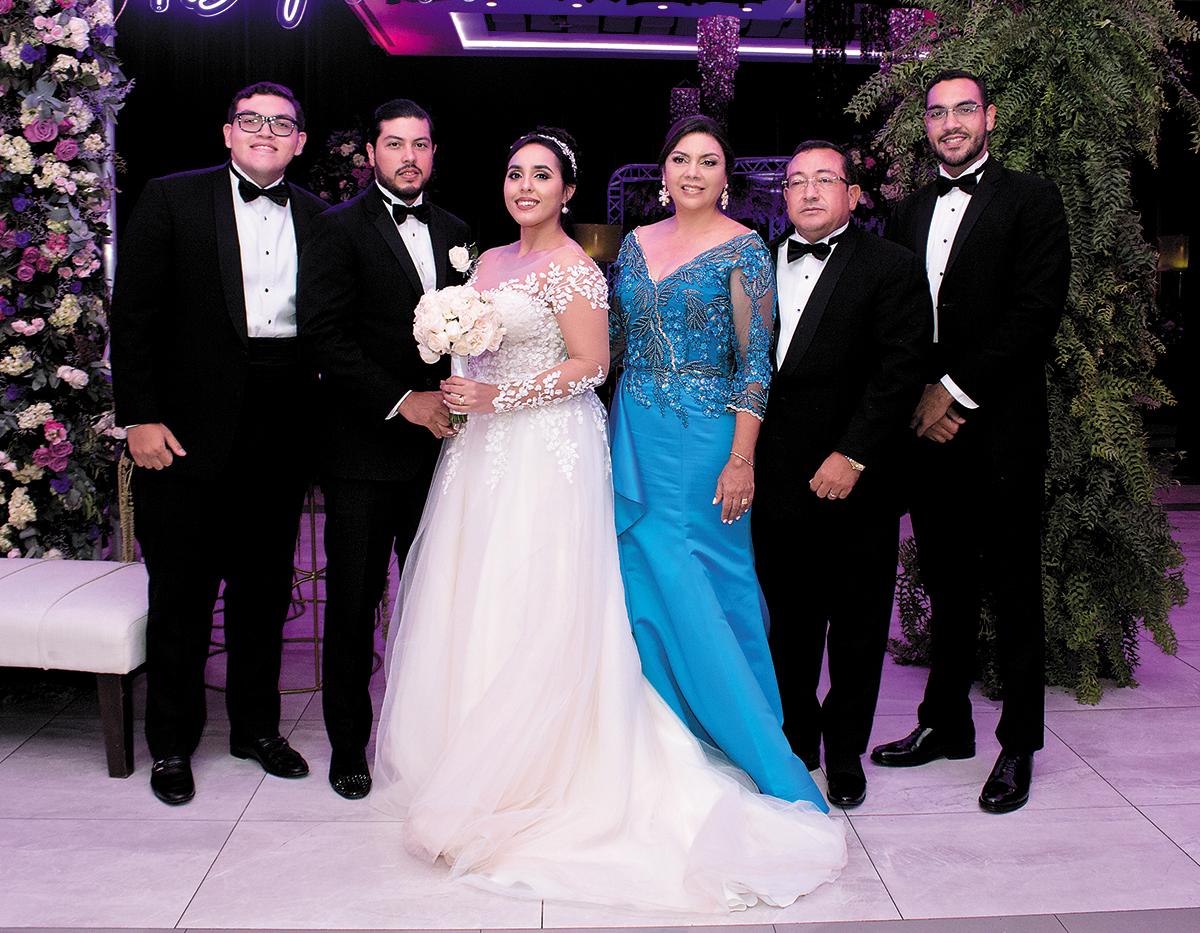 José Daniel, José Javier Zúniga Padilla, Rocío Alejandra Verdial Pascua, Rina Mercedes Padilla de Zúniga, José Javier y José Roberto Zúniga.