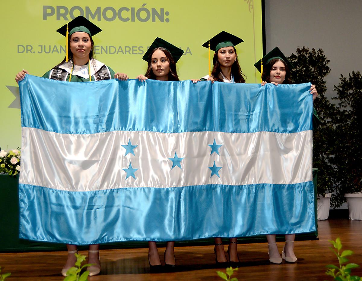 Rina Turcios, Valeria Moscoso, Ana Lucía Arguijo y Frances Figueroa.
