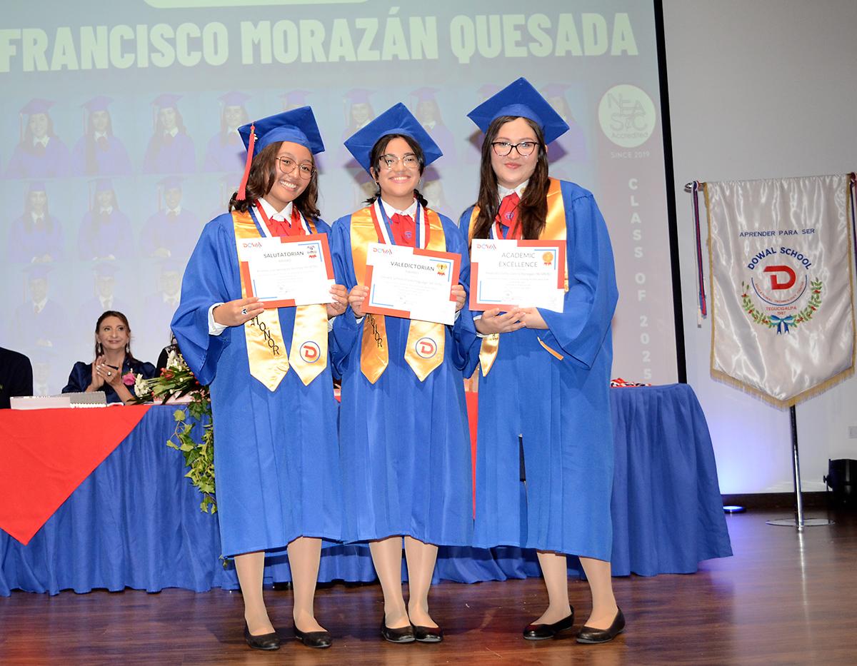 Ariana Velásquez, Daniela Estrada y Alejandra García.