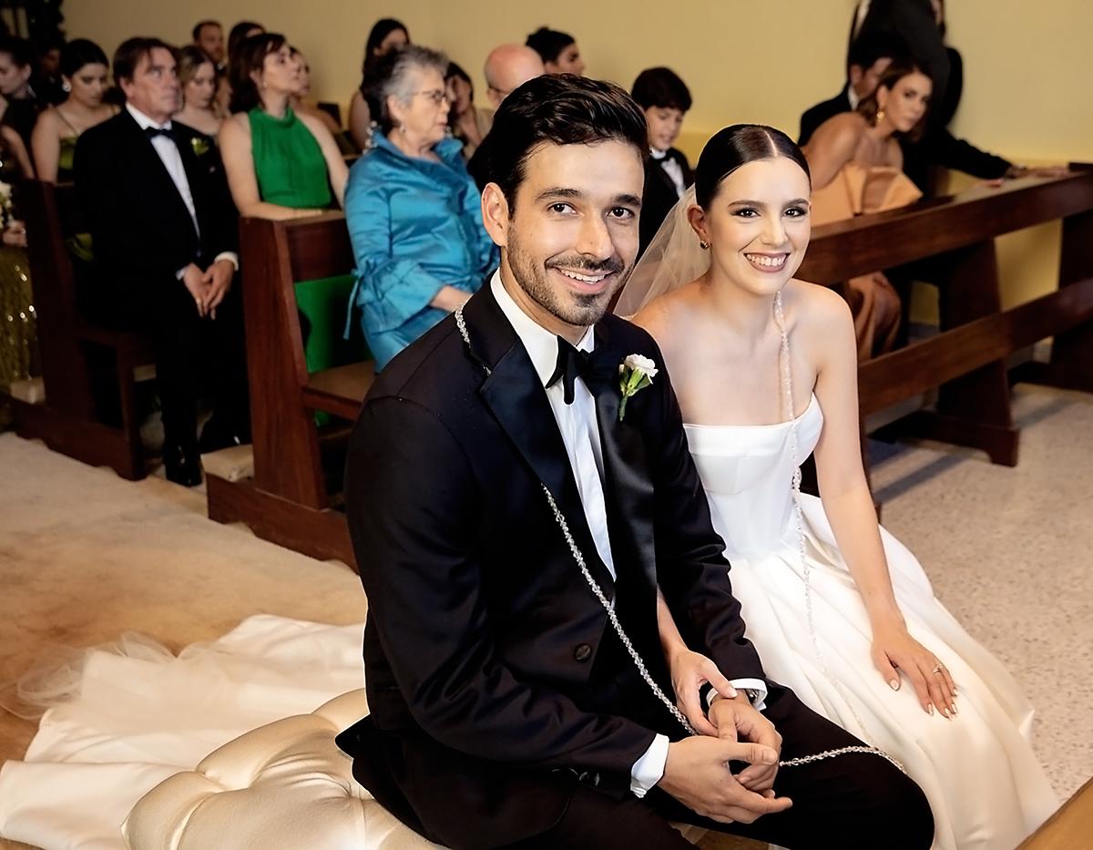 Felices y sonrientes los novios 