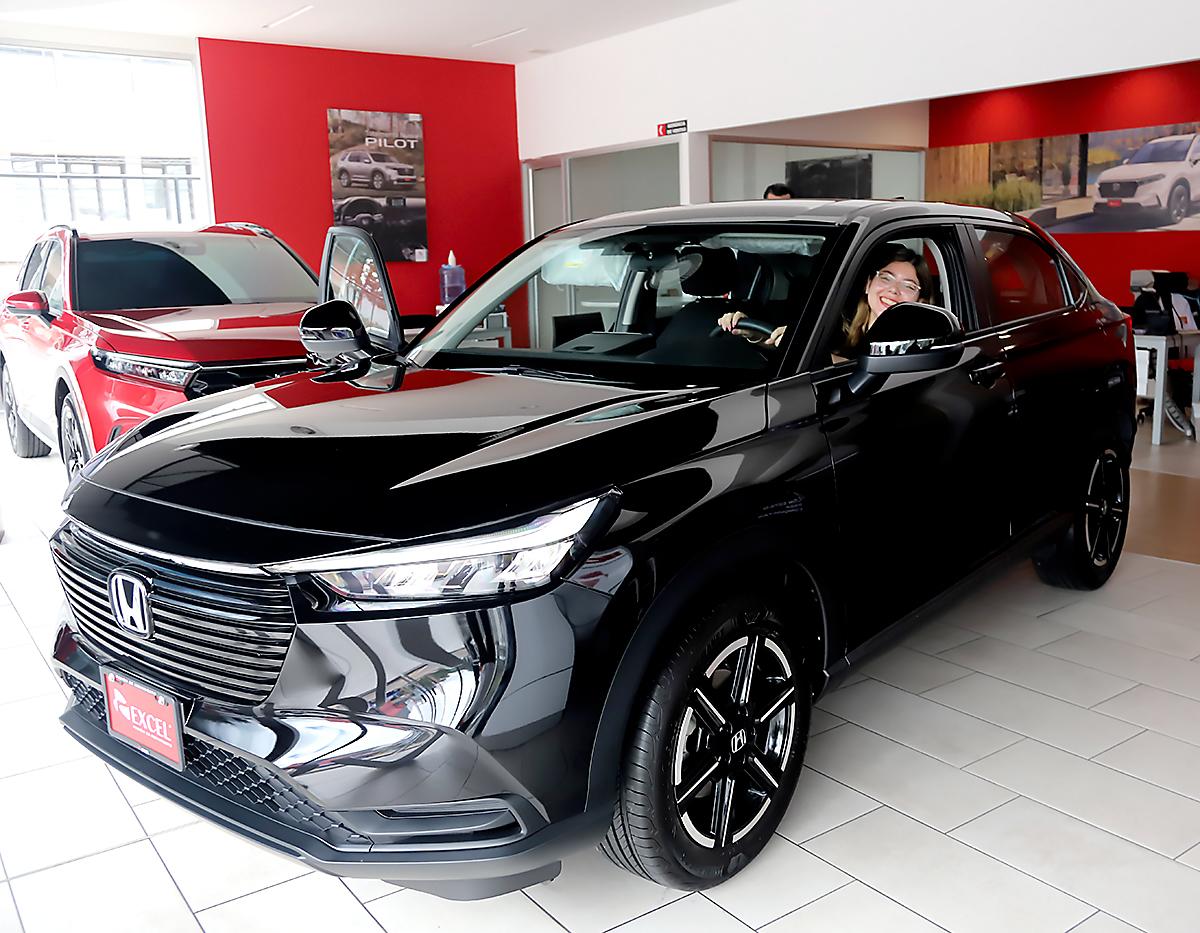Esta espaciosa y cómoda camioneta tiene un diseño elegante y fino.
