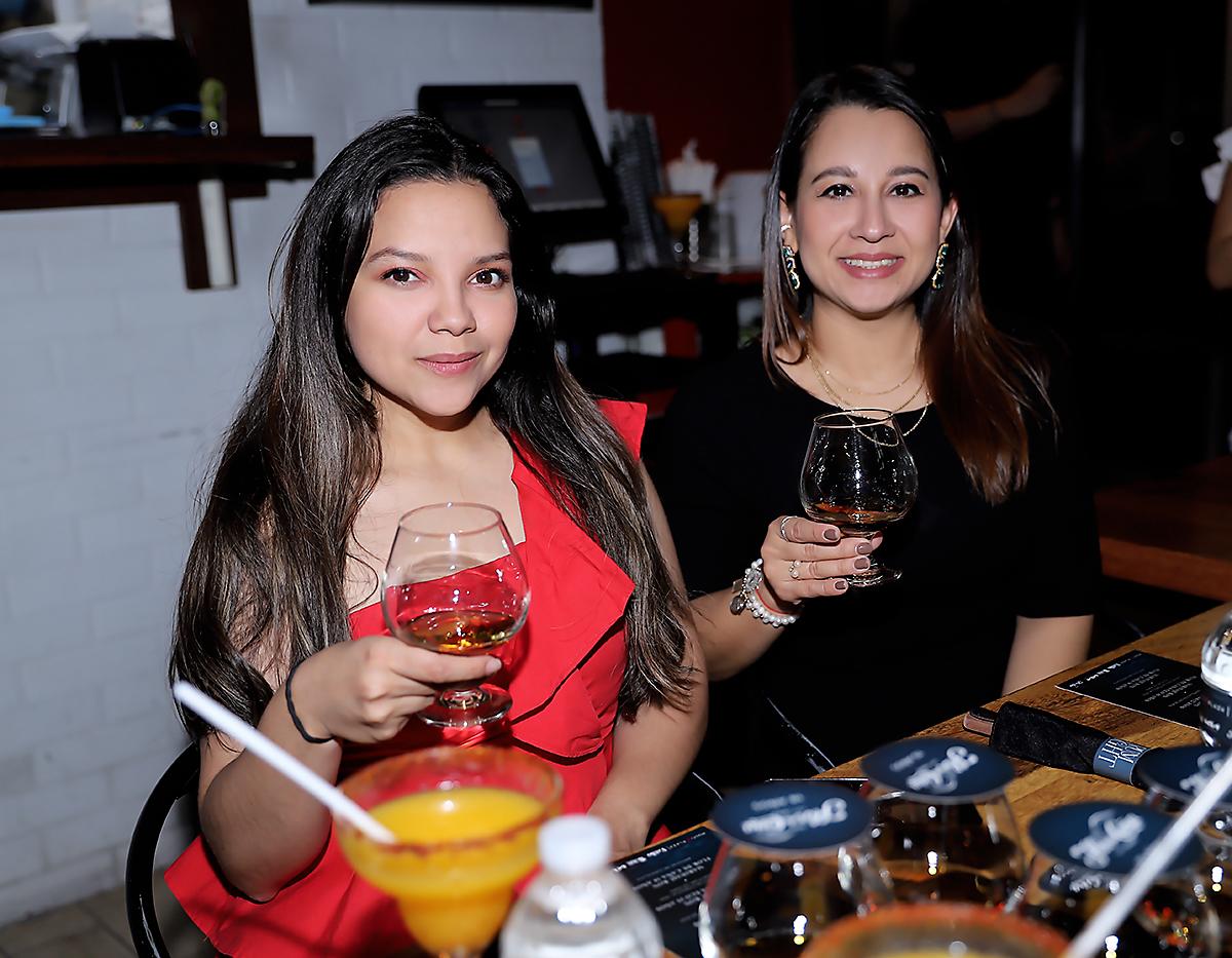 Ana Gómez y Lila Fúnez.