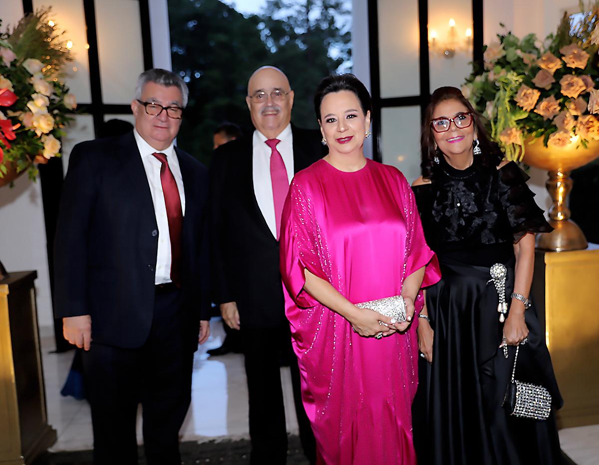 Así fue la boda de Próspero Castellanos y María Isabel Simón