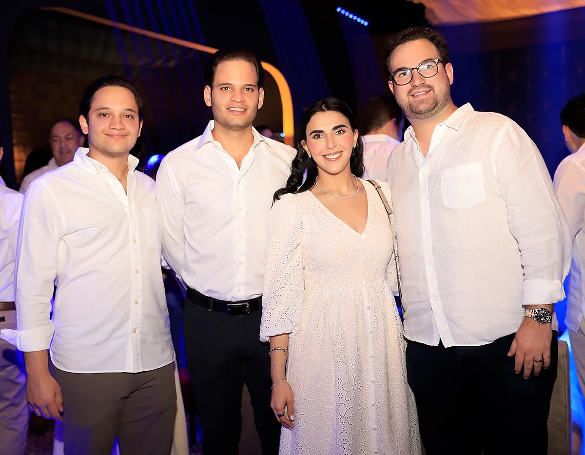 <b>El humo del buen gusto flotó sobre Tegucigalpa durante una noche reservada solo para unos cuantos.</b>En un ambiente privado, elegante y cargado de tradición, Ficohsa reunió a sus clientes más exclusivos para celebrar el arte del cigarro premium durante la esperada <i>White Party Cigar Night</i>. El escenario fue GAIS Club, que se transformó en el punto de encuentro perfecto para una velada donde la sofisticación y la camaradería fueron el hilo conductor.