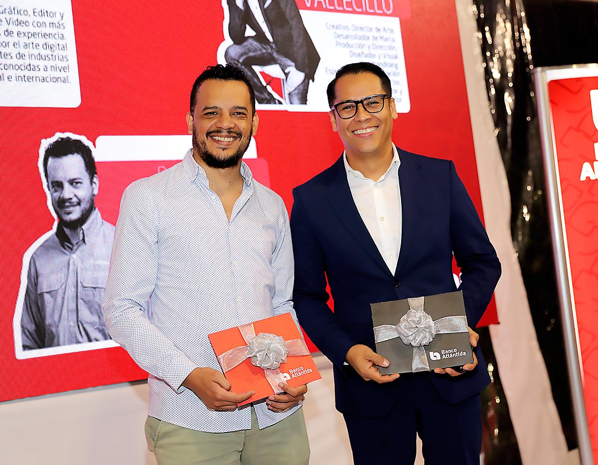 Mario Escobar y Darwin Vallecillo. 