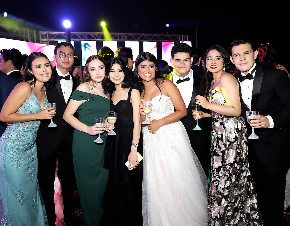 Así vivieron su prom night los senior 2022 de La Academia Los Pinares