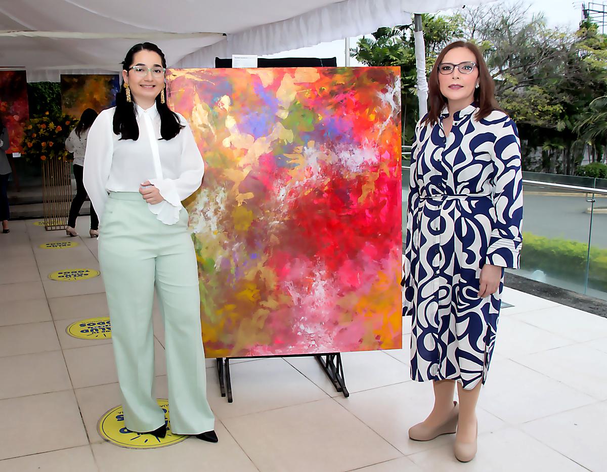 Isis Acosta y Nidia Manzanares.