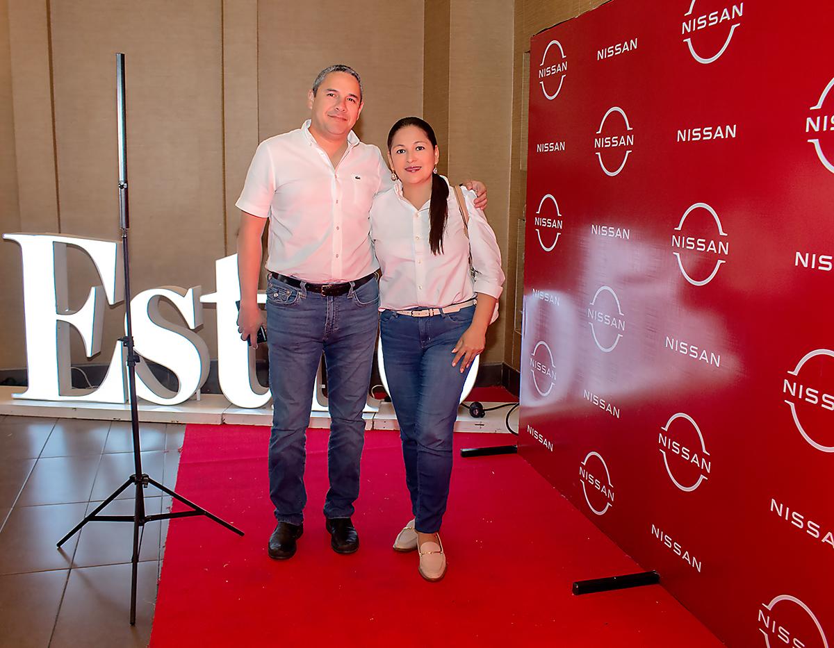 Asistentes a la premier patrocinada por Nissan en alianza con Estilo.