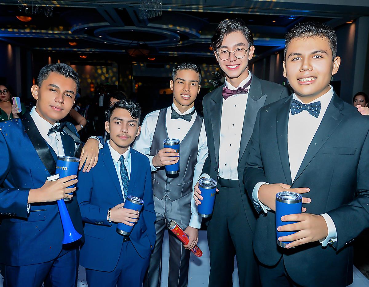 Roberto Padilla, Víctor Mejía, Diego Medina, Michel Idiáquez y Javier Cruz