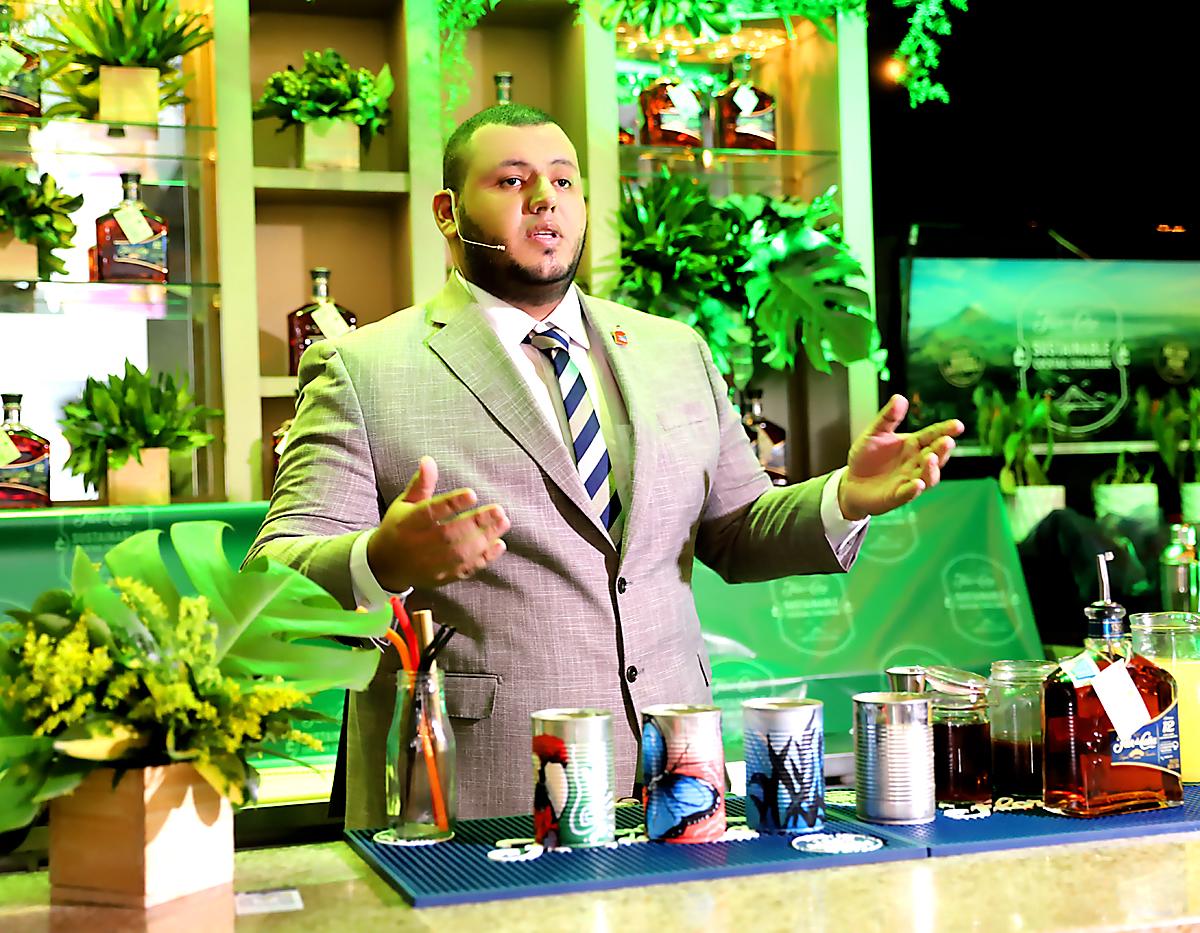 Galería: Flor de Caña corona al bartender más sostenible de Honduras