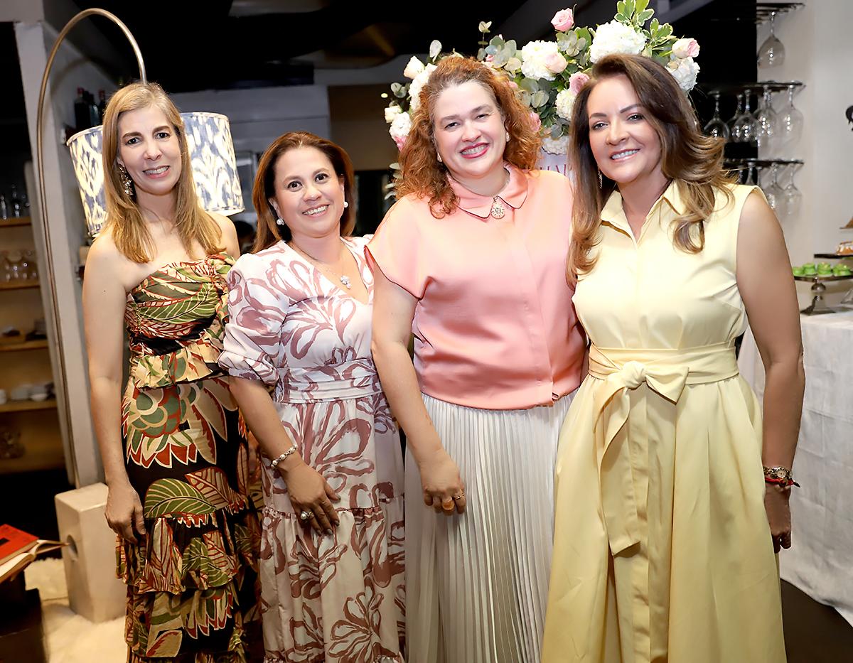 Marisi Errazuriz, Karen Uclés, Anna Memoli y Mandy Rivera.