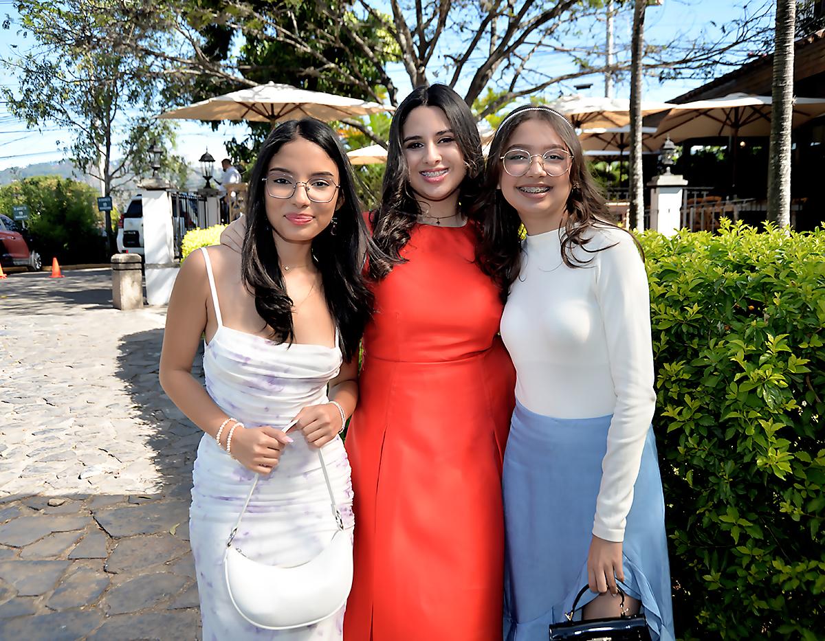 Scheybi Navarro, Rocío Ayala y Ranhya Salomón.
