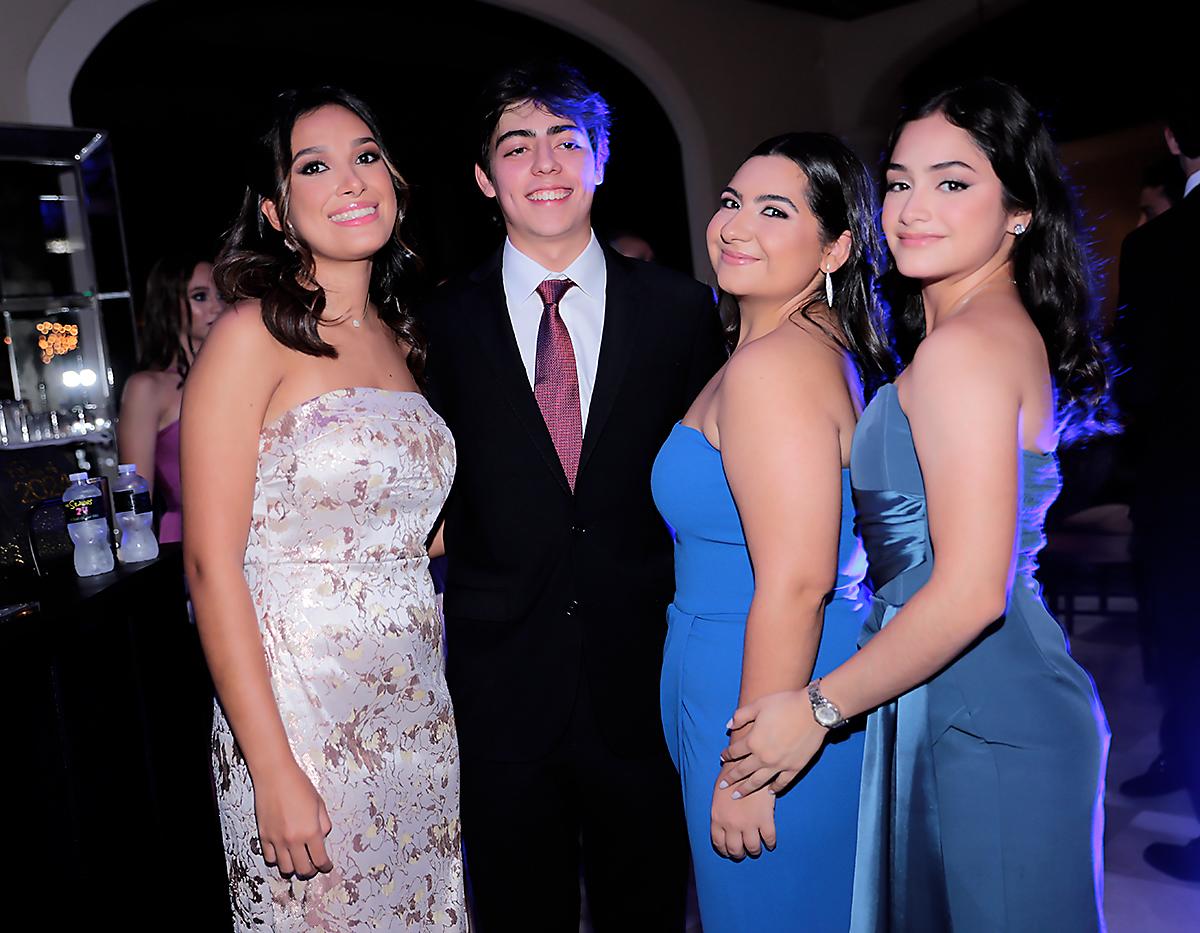 Dominique Guevara, Alexei Roumman, Madison Mourra y Daniela Padilla.