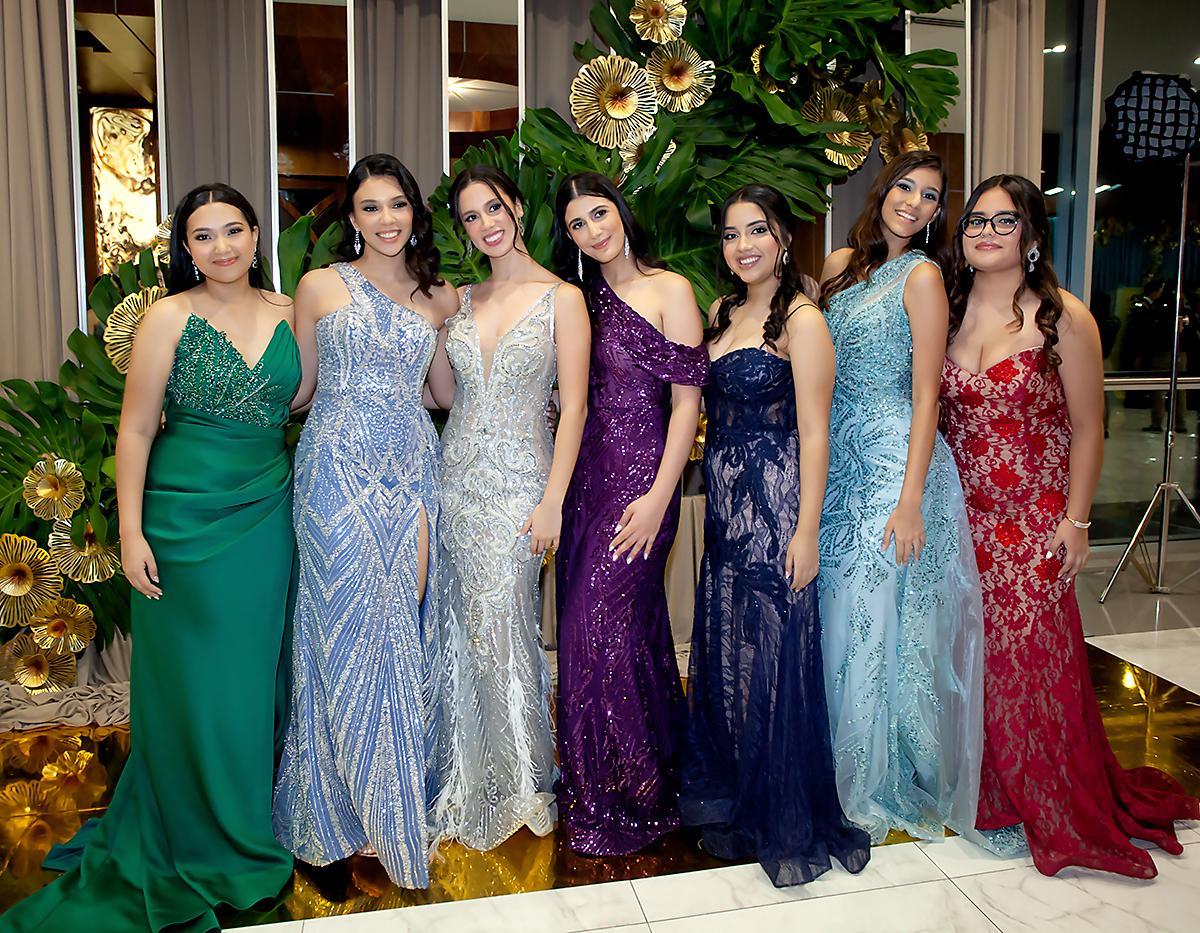 Gabriela Hernández, María Melara, Lourdes Herdocia, Nayuah Misleh, Isabel Alfaro, Dariana Gámez y Tatiana Flores
