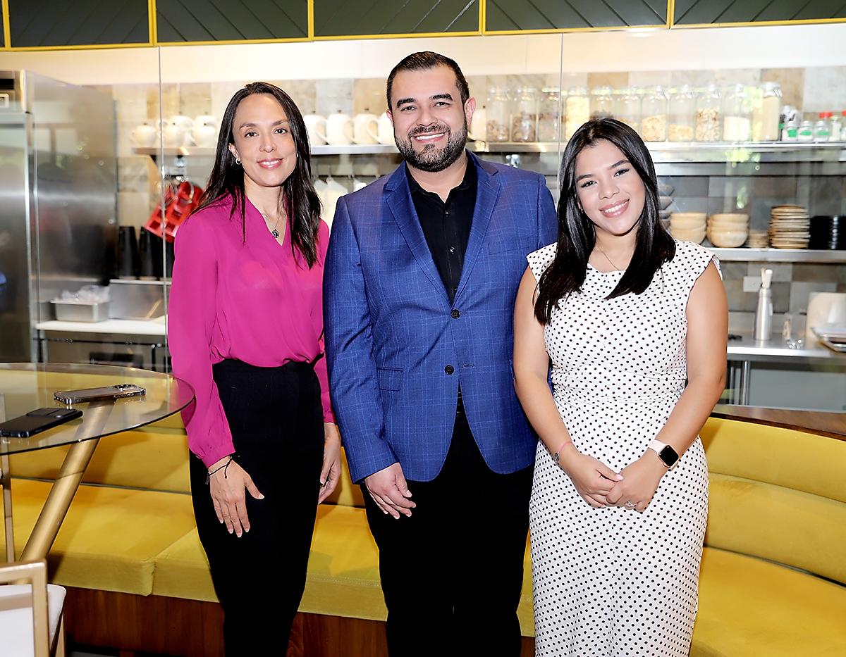 Lesbia Rovelo, Raúl Bonilla y Nethy Duarte.