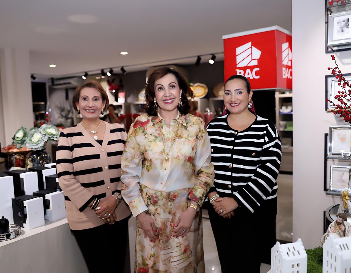 Zoila Morcillo, Carolina Canahuati y Mónica Arita