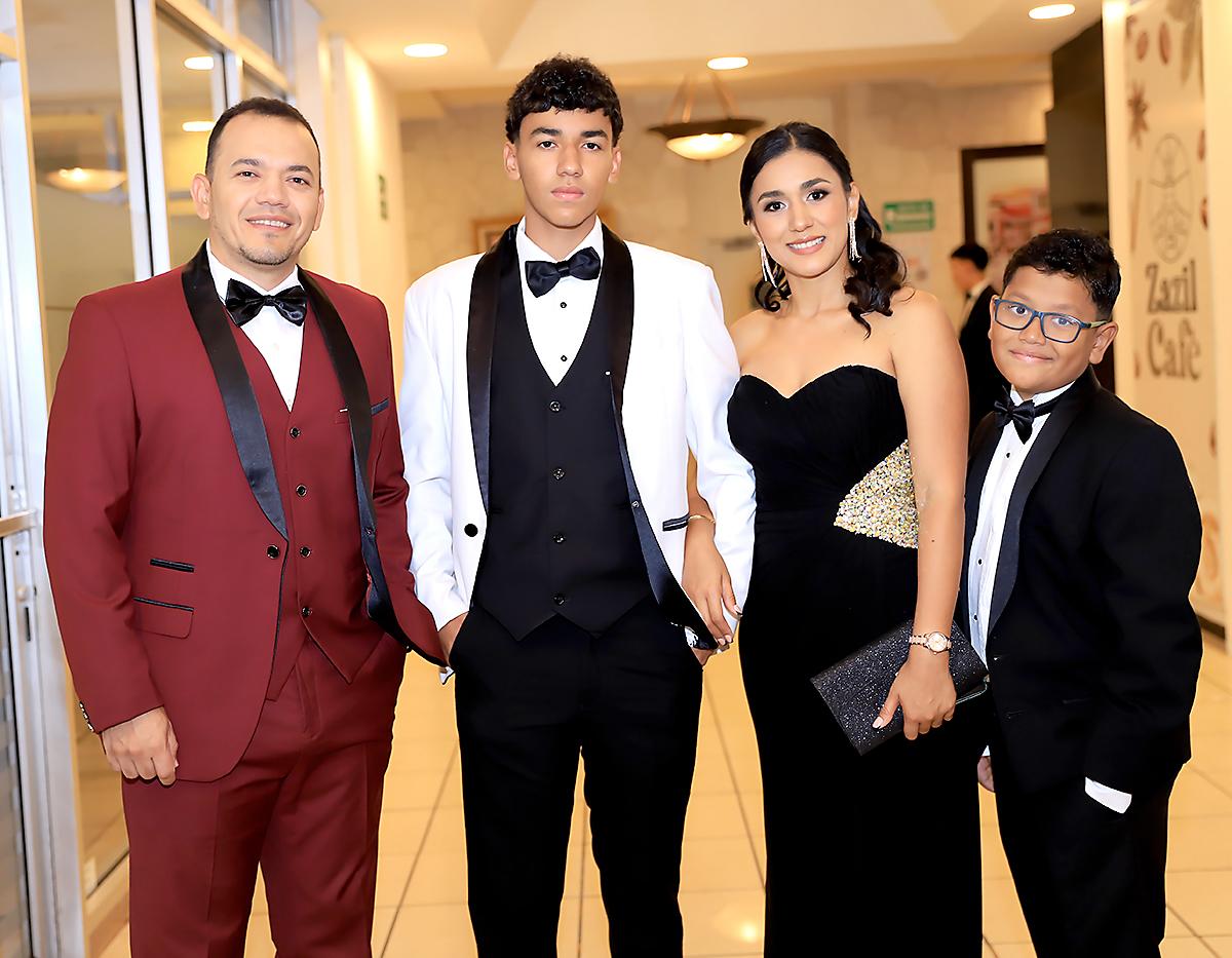 Invitados de la prom 2025 de Mayan School