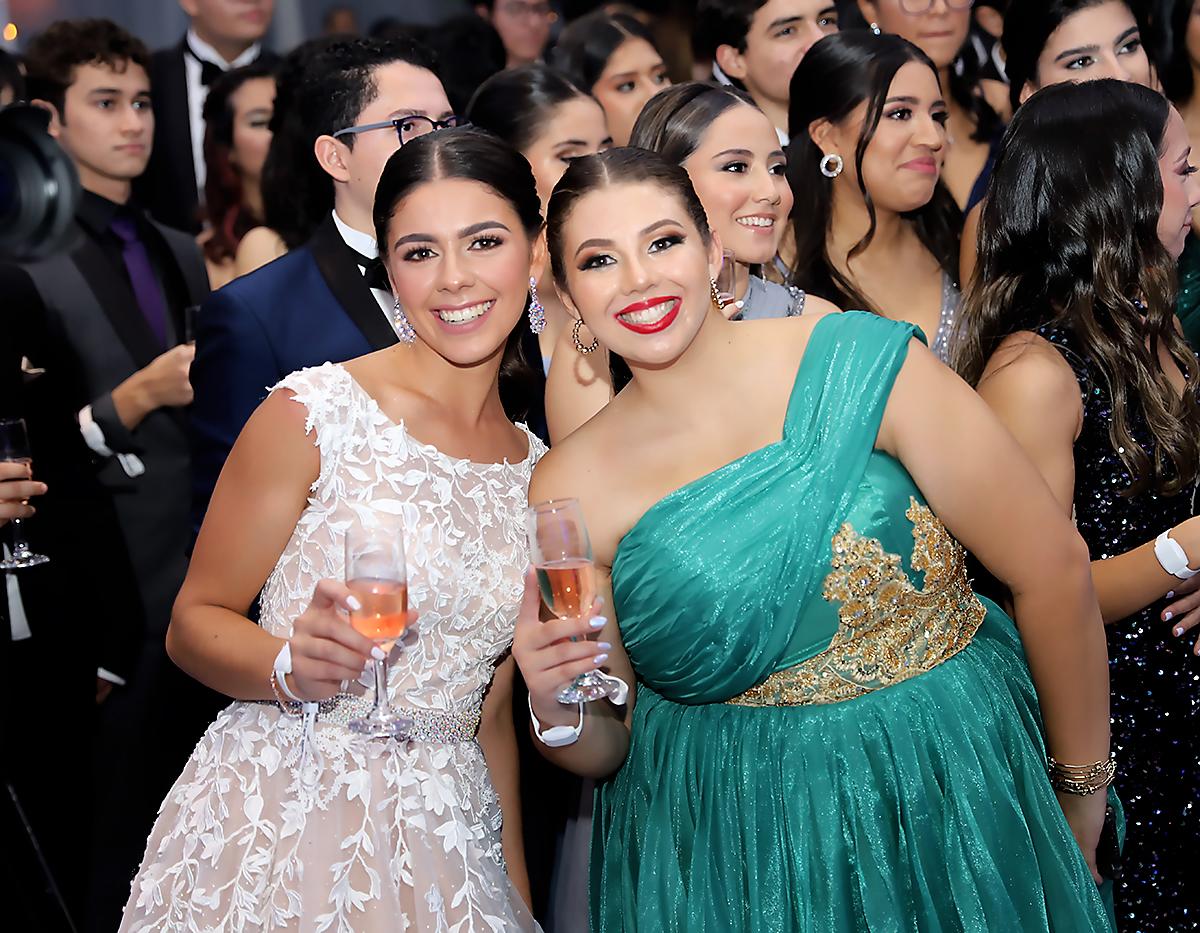 Regina Cornejo y Carolina Chang