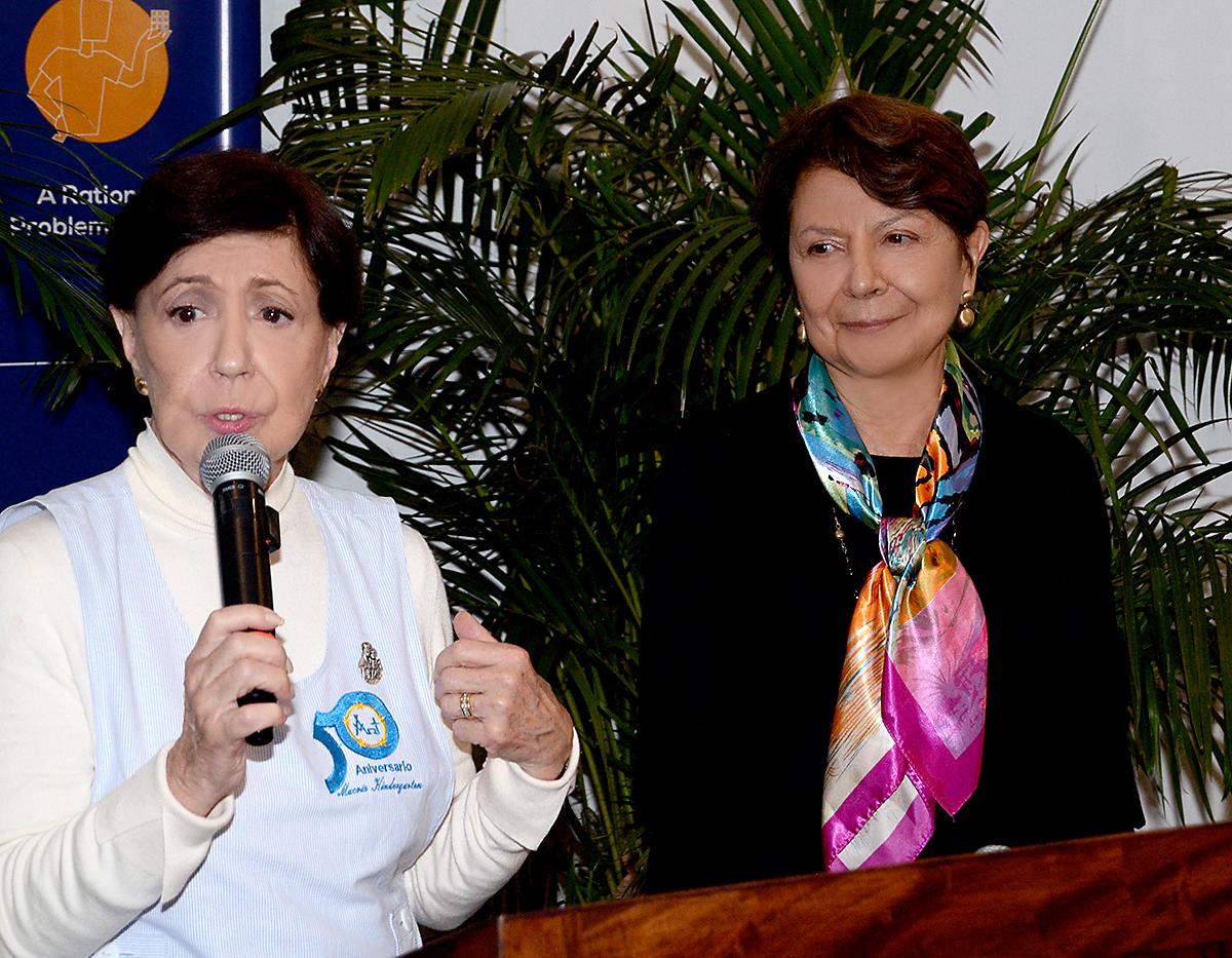 Mónica Weddle durante su intervención junto a Ana Merriam