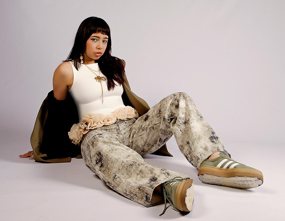 Yushi Cruz presenta su apuesta Jade Sangrante en BAC Estilo Moda