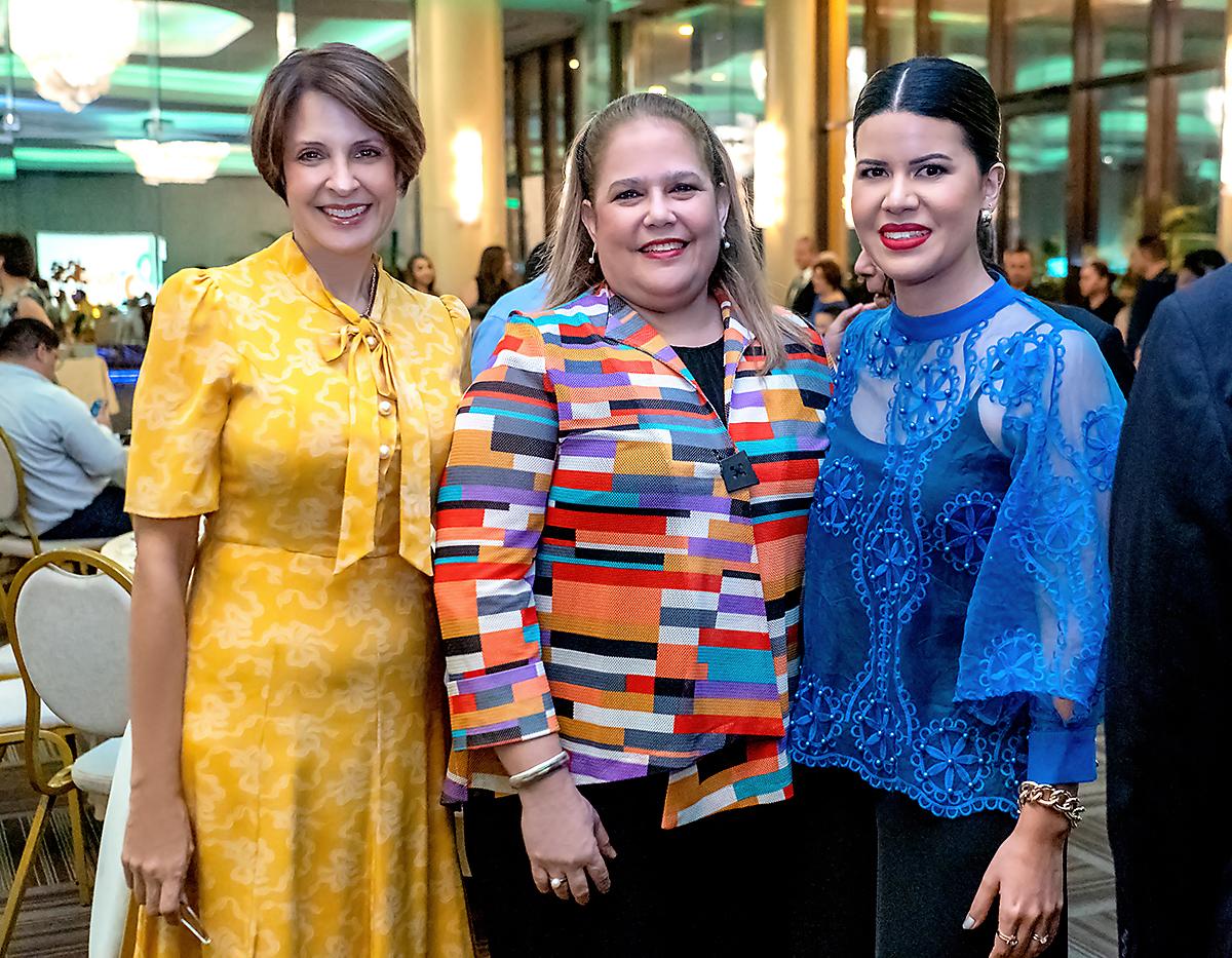 Juanilla Kattán, María Alex Boesch y Gaby Lardizabal.