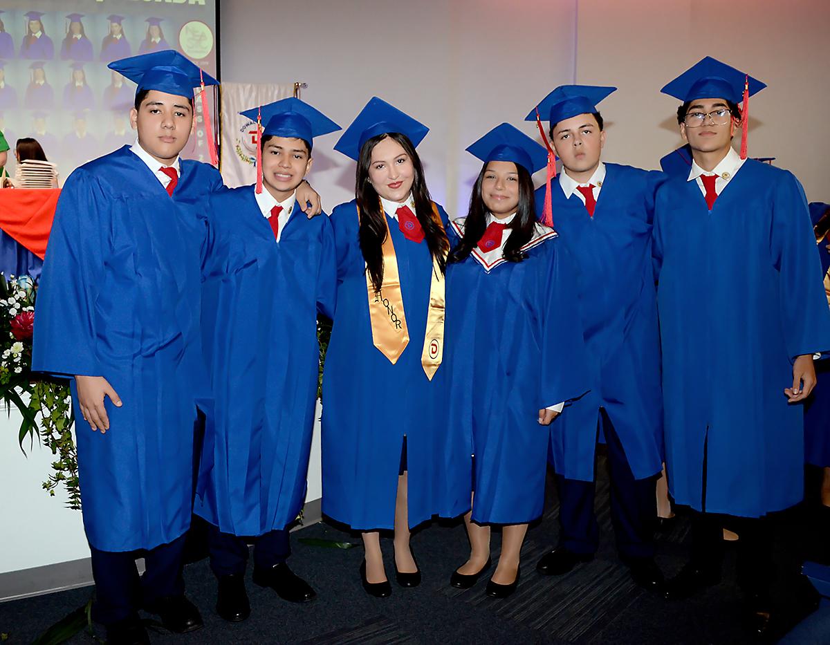 José Guillermo Tahay, Bayron Díaz, Briana Flores, Kennet Durón y Diego Mendoza.