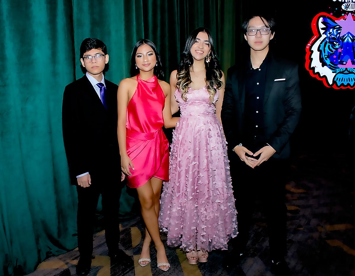 Ricardo Paz, Génesis Zelaya, Keren Paguaga y Fan Chen.