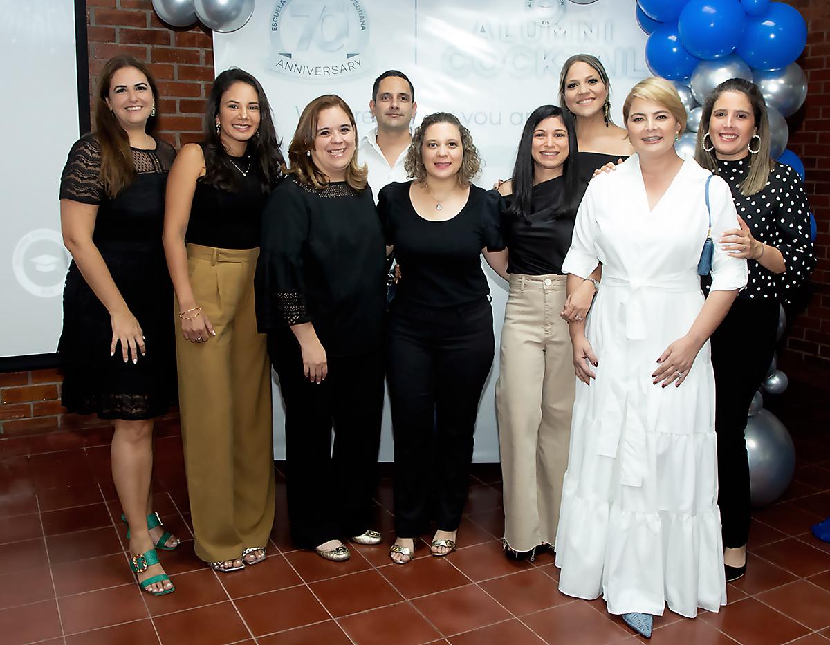 Joyce Faraj, Carmen Morales, Belinda Guillén, Juan Interiano, Claudia Padilla, Patricia Zuniga, Johanna Boadla, Helga Altmeppen y Alejandra Albiñana.